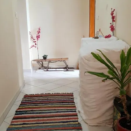 Sunny In Quiet Part Of Centre Apartmán Sarandë