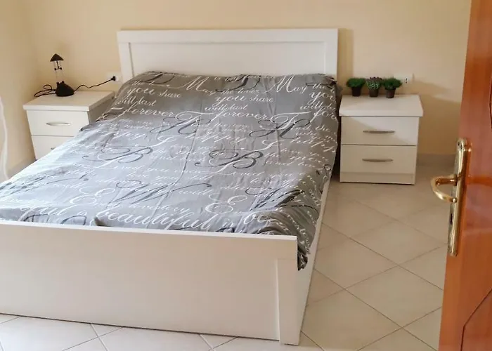 Sunny In Quiet Part Of Centre Appartement